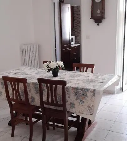 Bellissimo Alloggio Vicino Metro Bengasi,lino House Apartment